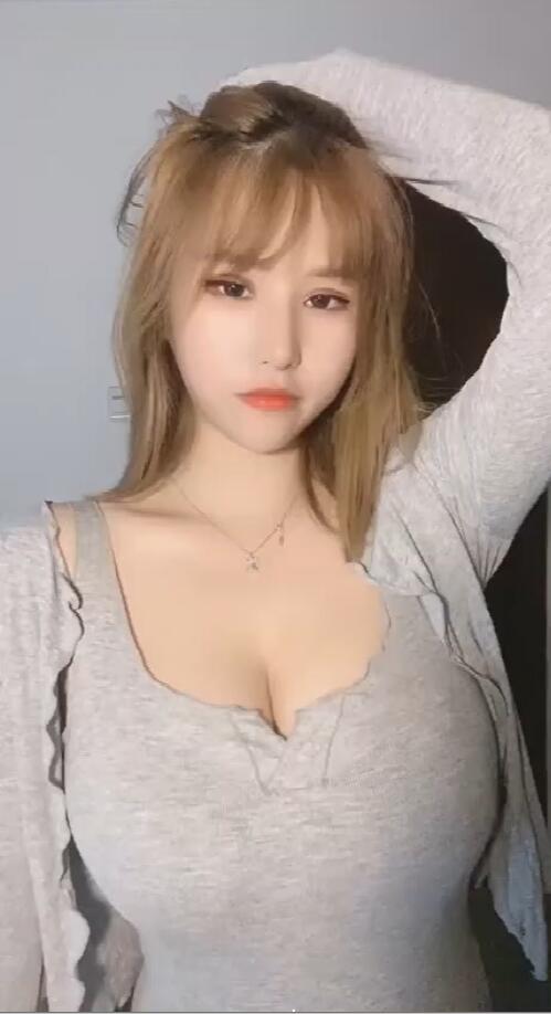 【抖音快手TikTok】大奶妹乳量惊人,抖胸乳摇 抖舞范