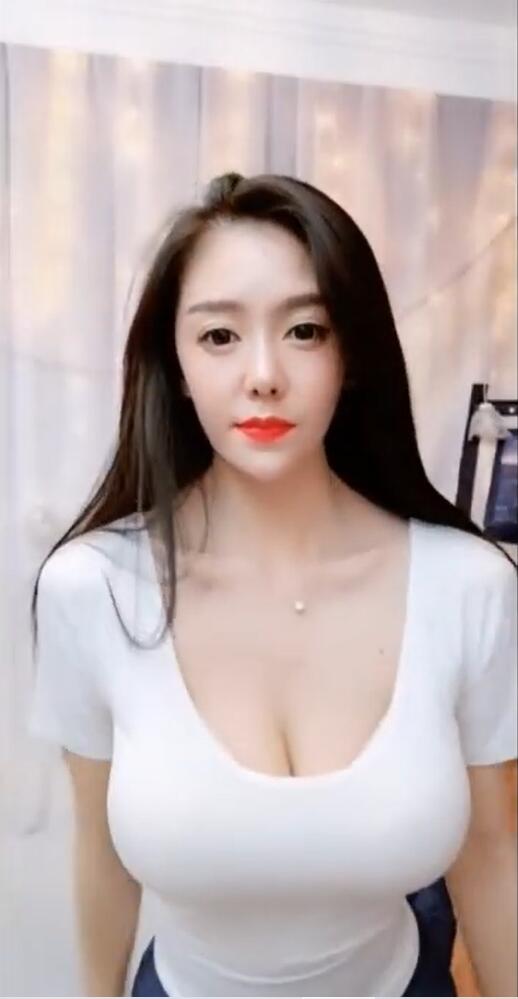 【抖音快手乳摇】巨乳美女抖奶舞福利視頻集合@小兔兔