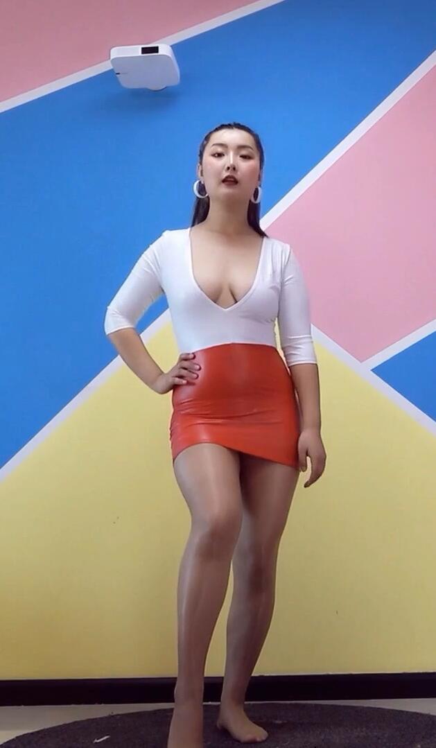 随意吧 毒蟾2期01性感热舞