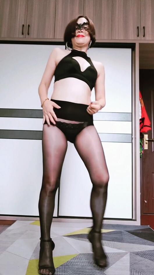 老熟女广场舞 陈静 1期 02