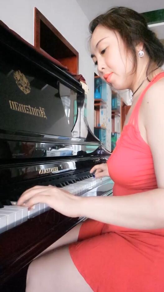 优酷广场舞【柏欣彤】极骚熟女私拍情趣裸舞个肚皮舞老师订制 10