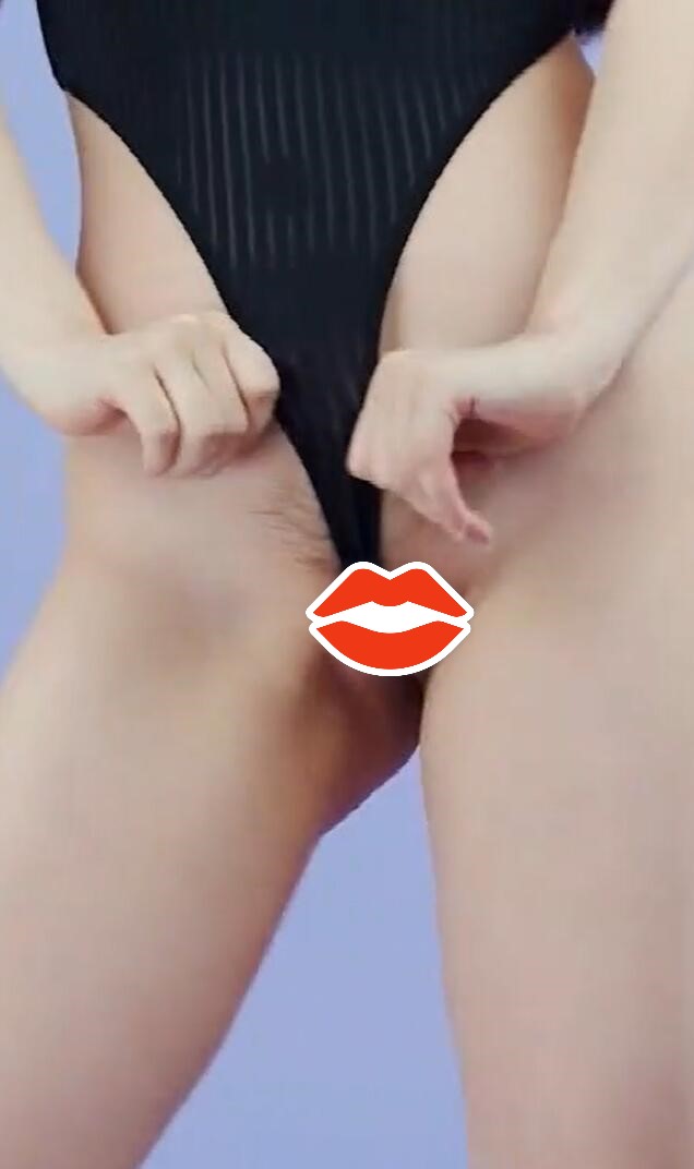 艺舞吧 清澈羞涩小女出道 黑色高叉挤B舞 鲍鱼阴辰露出半身特写两部