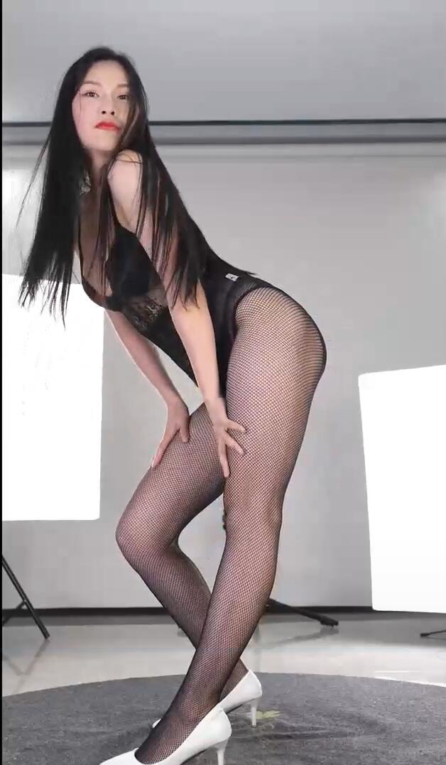 优尚舞姿 文文1期01 好身材黑丝大长腿 竖版