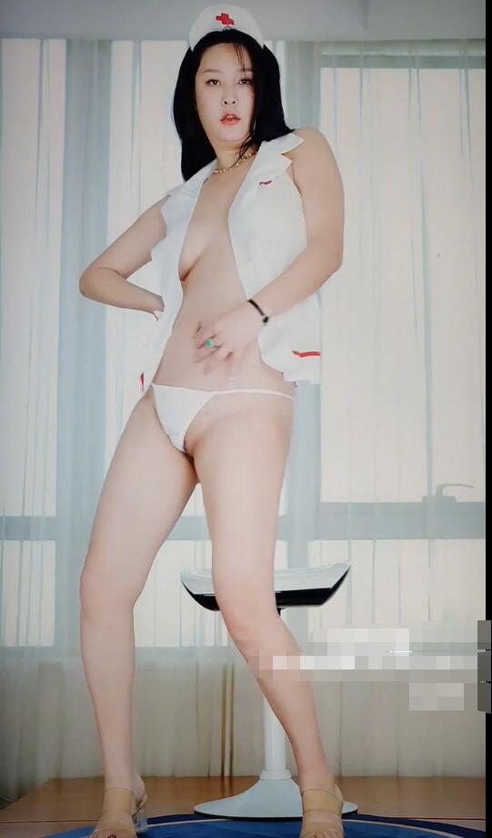 艺舞吧 橙宝1期02 性感热舞 有M跨黑咪咪若现 横板