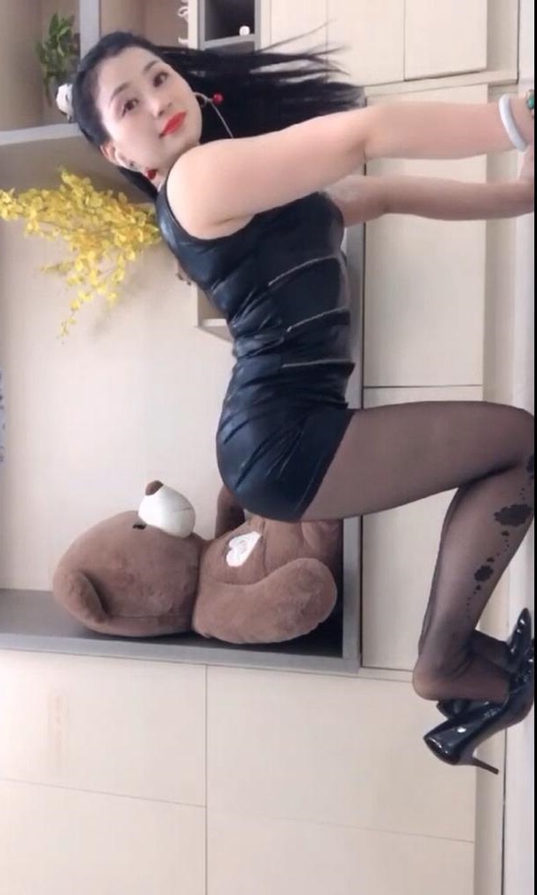 青青广场舞 定制热舞 万人期待的丰满少妇 广场舞 04