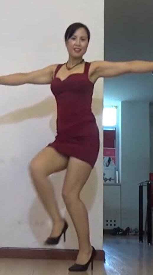 梦露广场舞 阿姨值得你拥有 风韵犹存丰润凸翘 想日她每天撸7次 珍藏版 16