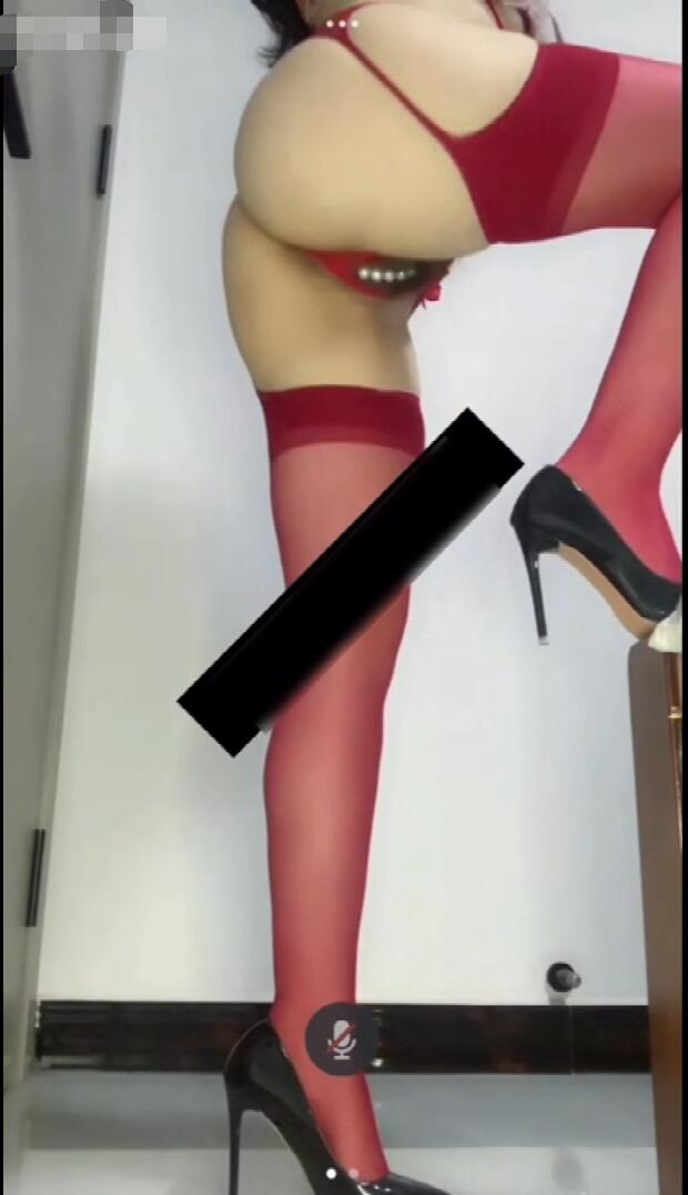 新泰金金广场舞5月最新 极品熟女少妇私拍骚舞 丁字珍妹辩B 05