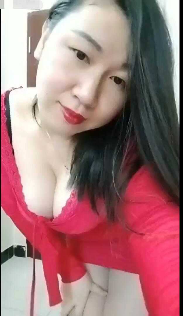 快手主播『艳艳加油』极品熟女全裸私拍 浓密森林 超级大奶牛 5 3V