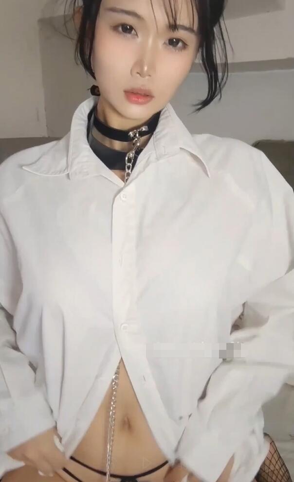 【CC 舞蹈小野马】 露脸露点一对一 超清露B SM 双洞同插【1V】