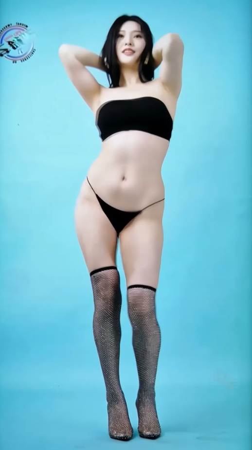 艺舞吧 美娜 第1期 01 稀有珍藏 脸蛋真TM漂亮 甜美的想骂人 横竖2V