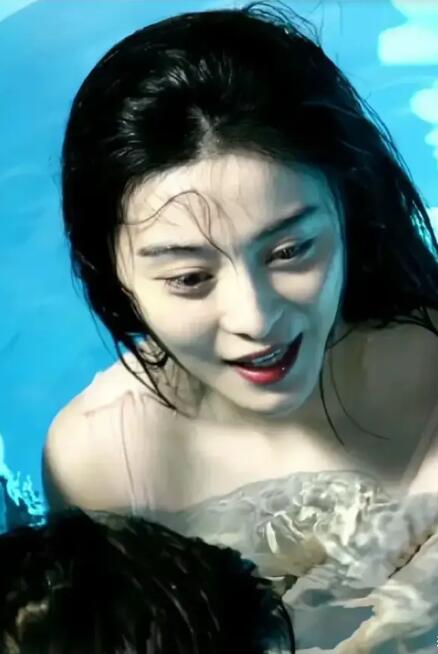 【惊叹爆炸】范冰冰女神H级电影 范冰冰办公室秘书和给大款嗦鸡巴 打炮 绝版珍藏