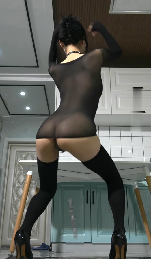 艺舞吧 小唯 精品加密破解 全裸热舞 露BI  05横竖2V