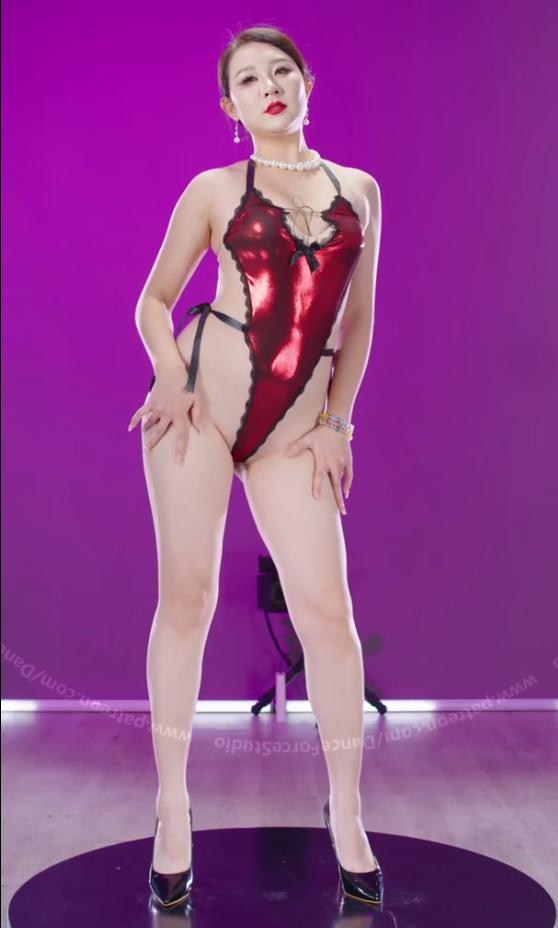 绝对舞力 史上最优良品种 姐姐即少妇又艳母 丰腴白臀令人疯狂 01 横竖2v